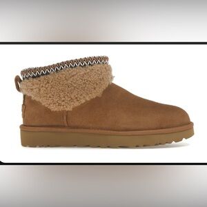 Ugg ultra mini maxi curly boot